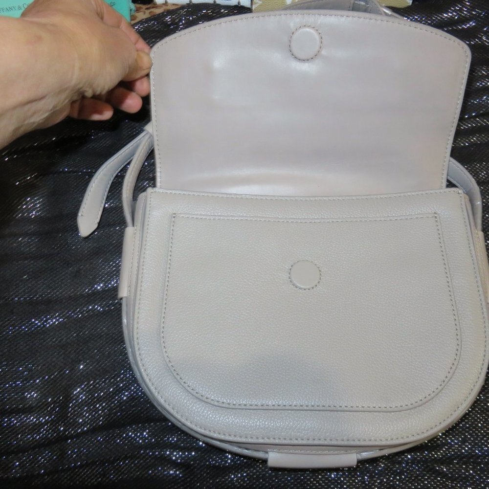 Tory Burch Pebbled Leather Saddle Crossbody Bag French Gray w/ Lock NWT $495 - Picture 6 of 10
